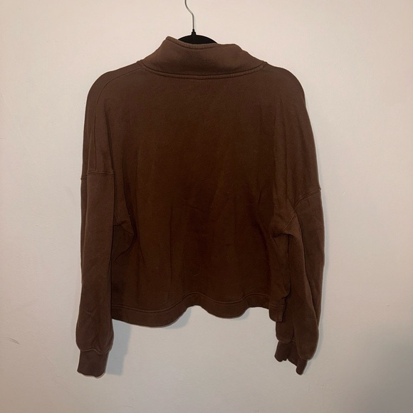 Old Navy Women’s Brown Pullover Sweatshirt - Picture 3 of 4